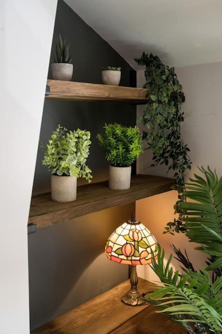 The Lettered Board Apartments Pickering Bagian luar foto