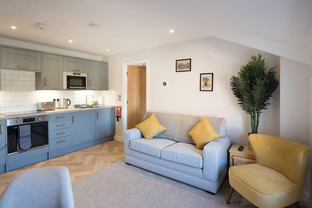 The Lettered Board Apartments Pickering Bagian luar foto